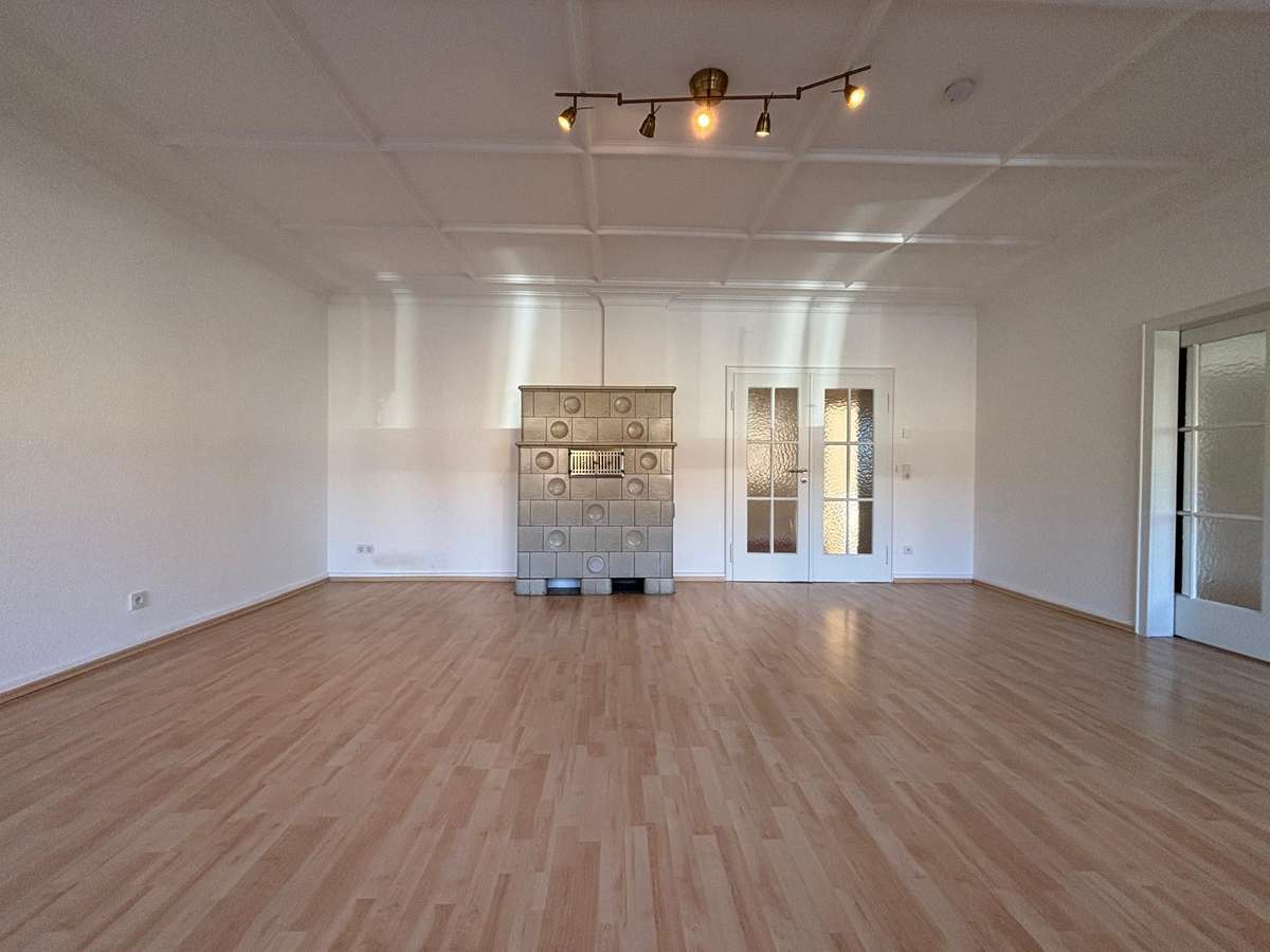 KL - Nähe Mall, 3 ZKB, Einbauküche, Gäste-WC, Garage - Foto 2